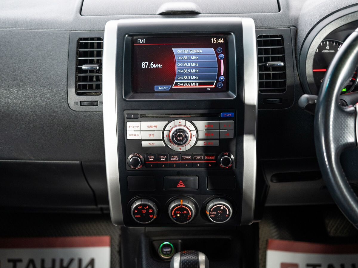 Nissan X-Trail 2011 - фото автомобиля