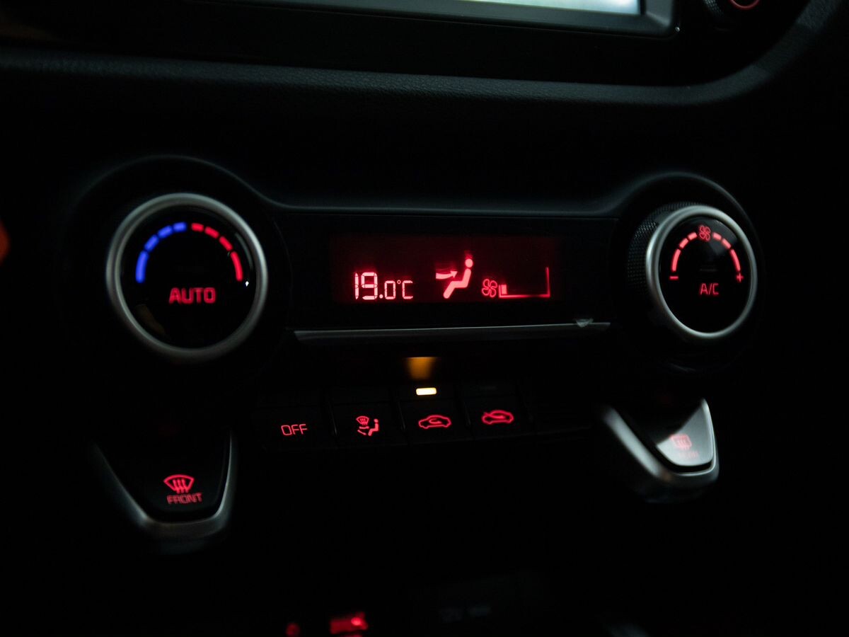 Kia Rio 2020 - фото автомобиля