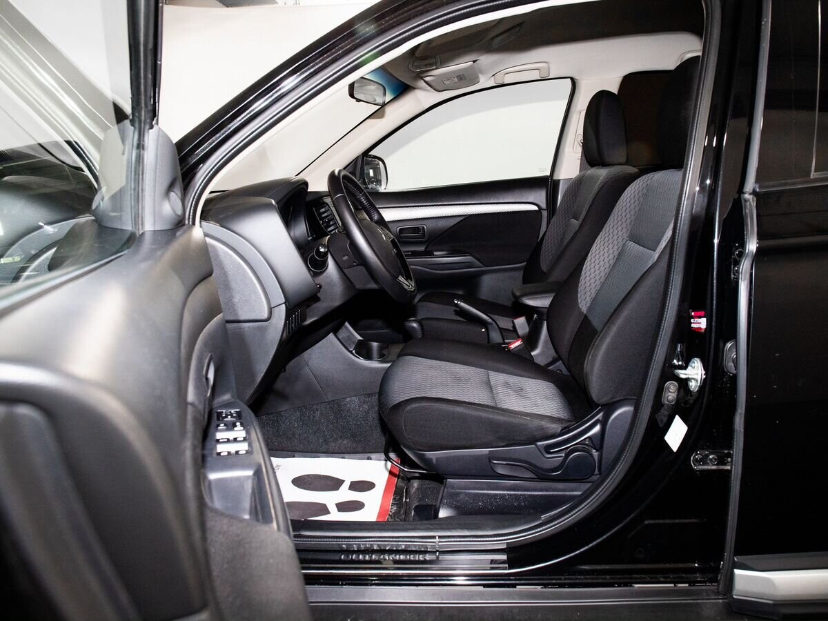 Mitsubishi Outlander 2015 - фото автомобиля