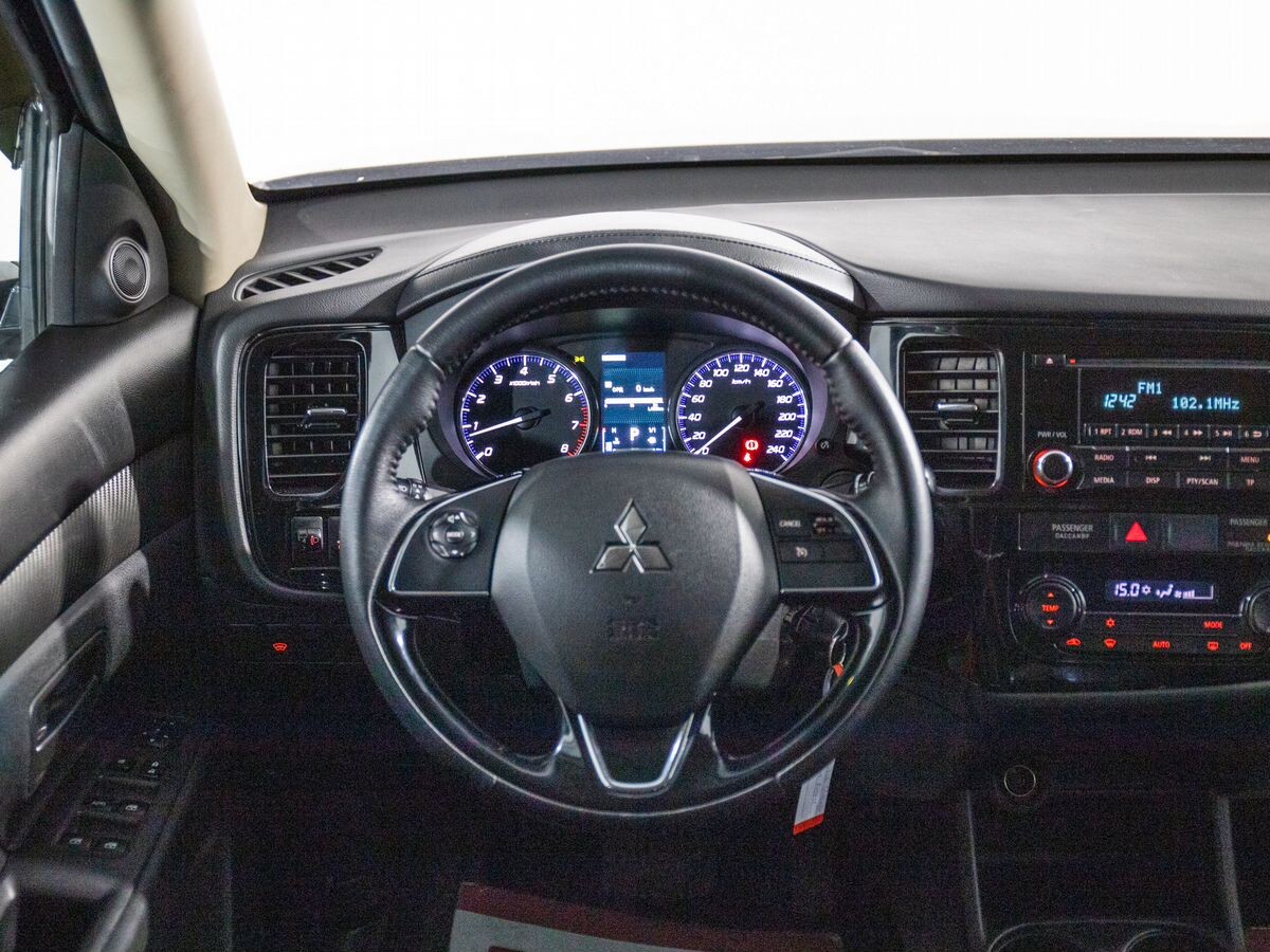 Mitsubishi Outlander 2015 - фото автомобиля