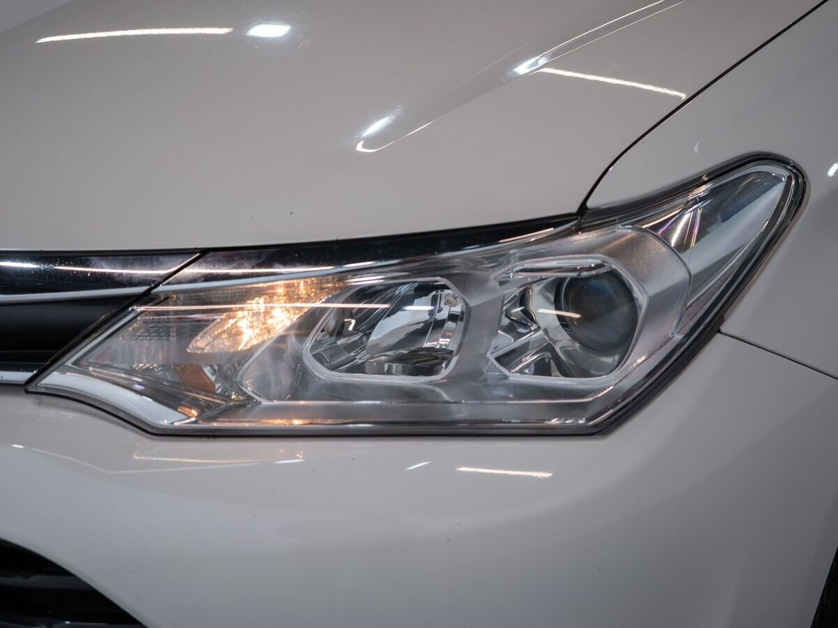 Toyota Corolla 2016 - фото автомобиля