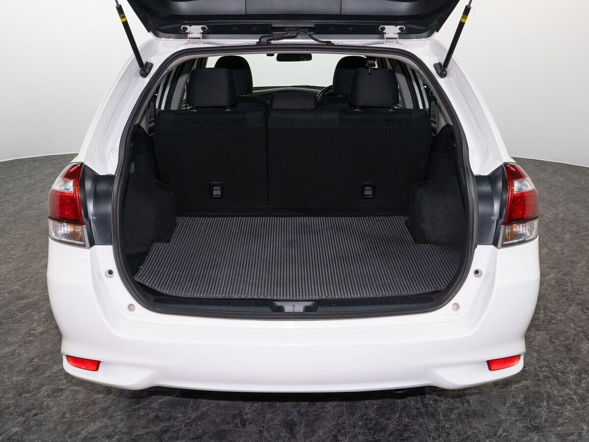 Toyota Corolla 2016 - фото автомобиля