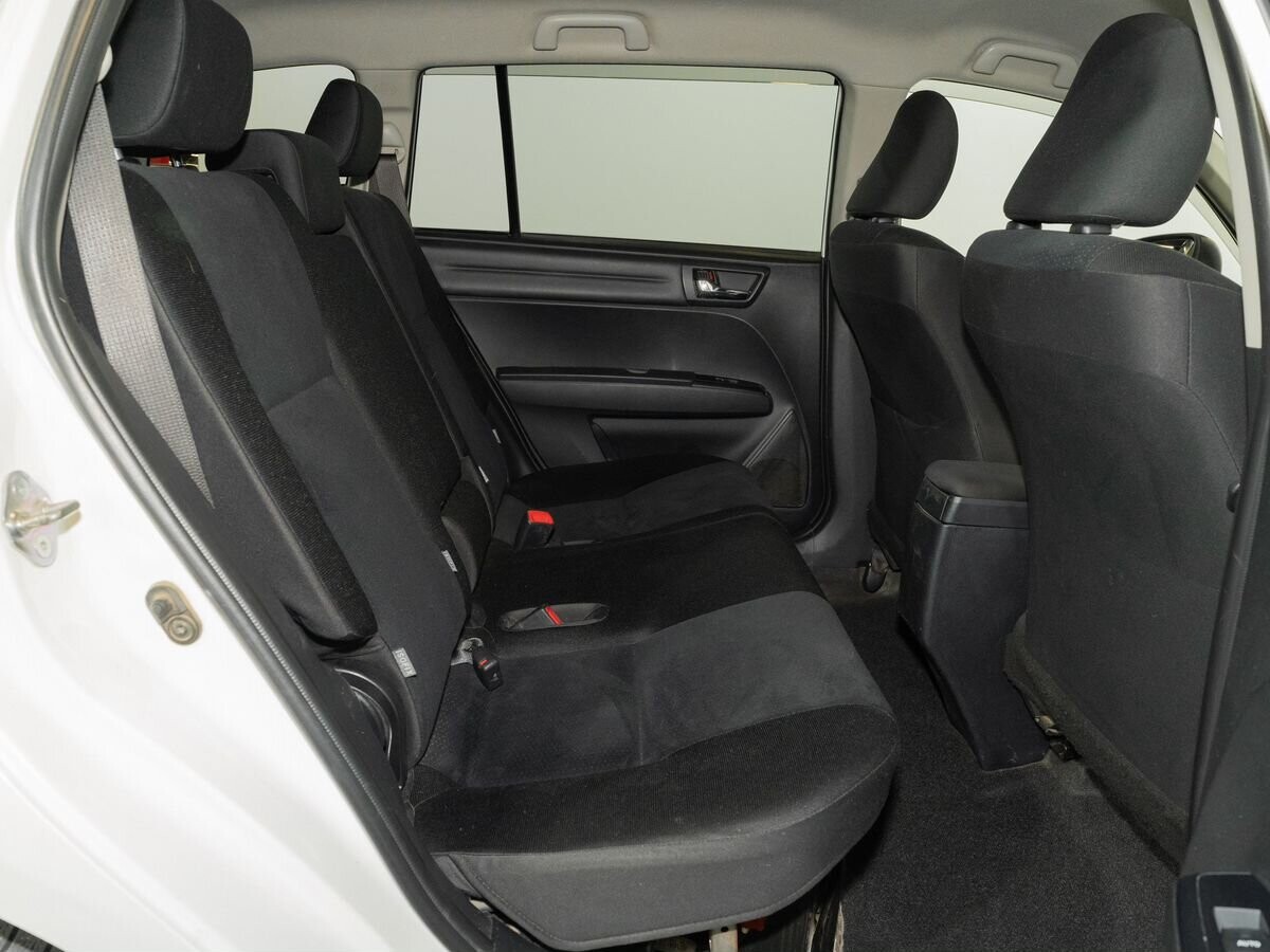 Toyota Corolla 2016 - фото автомобиля