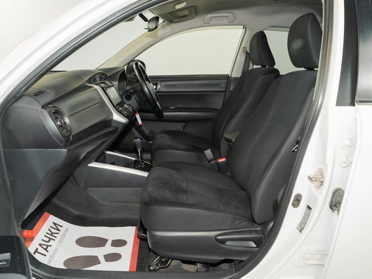 Toyota Corolla 2016 - фото автомобиля