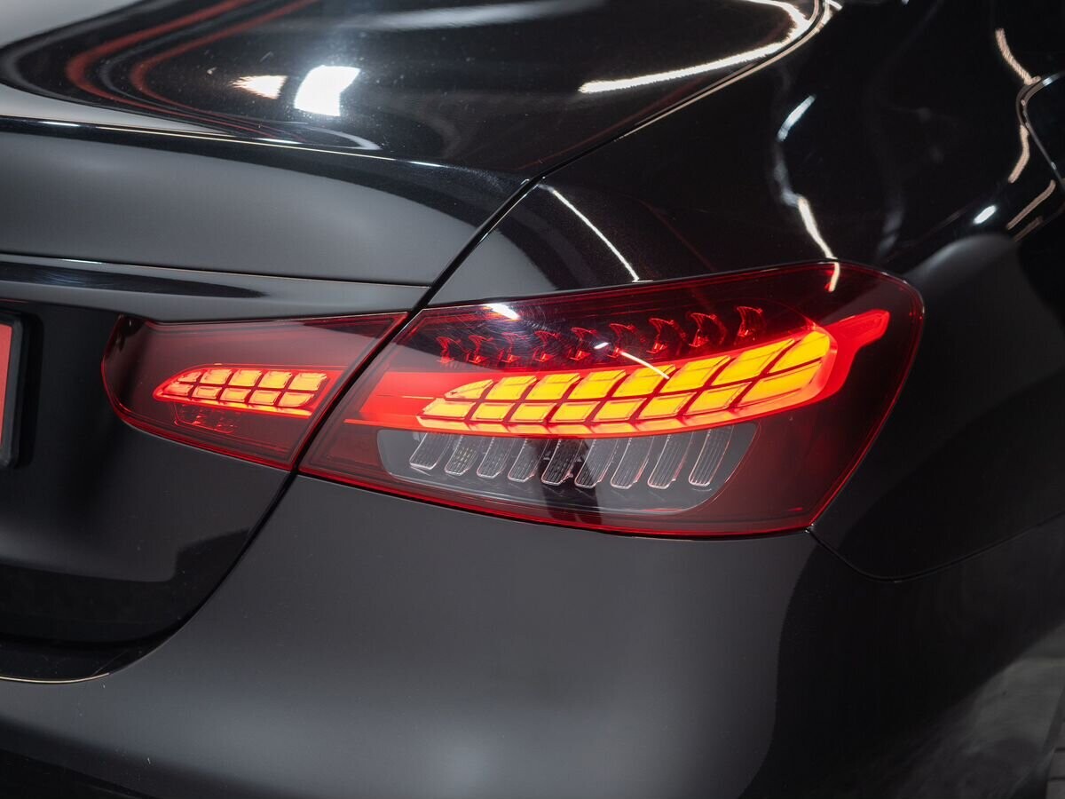 Mercedes-Benz E-Класс 2021 - фото автомобиля