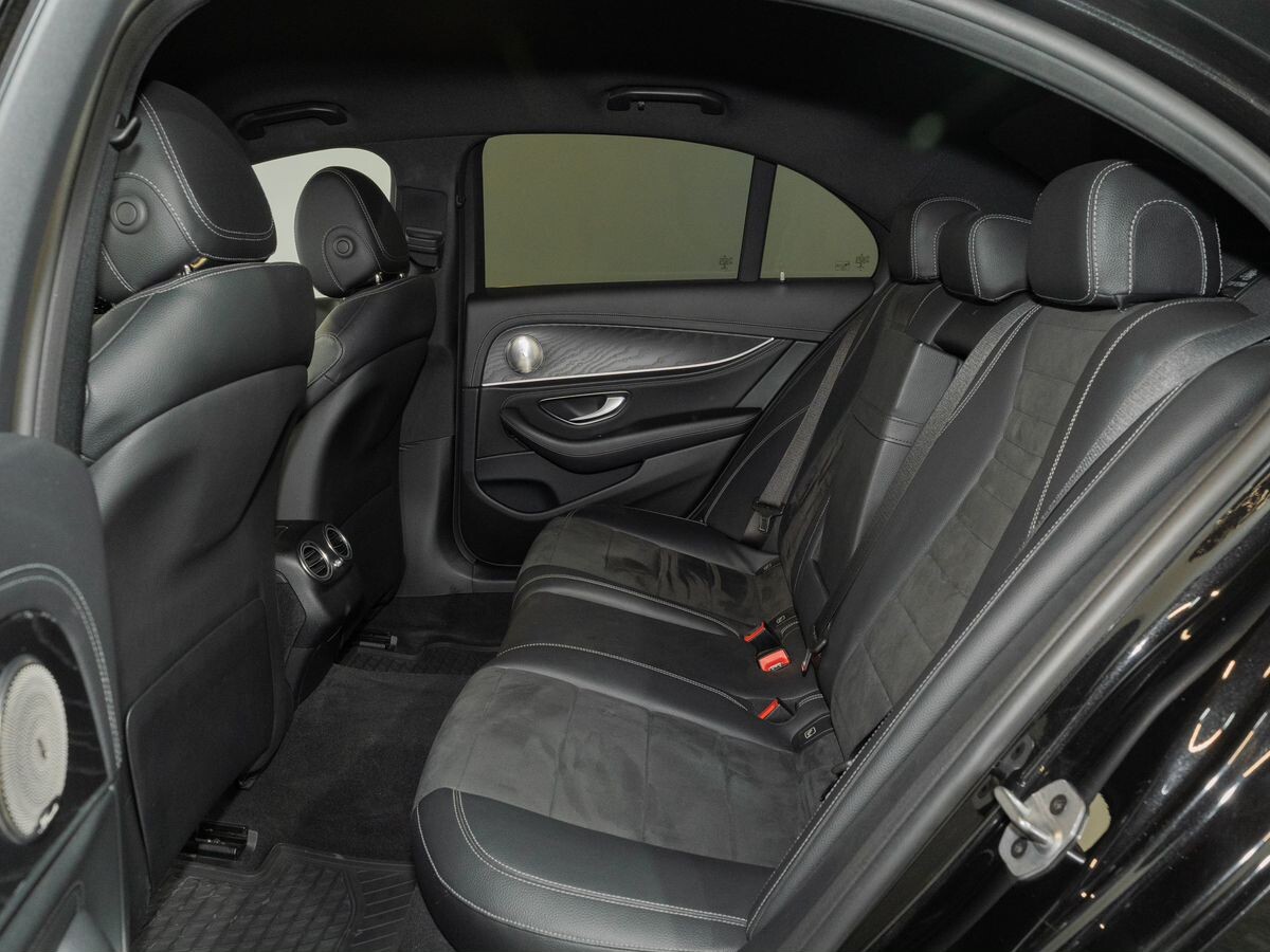 Mercedes-Benz E-Класс 2021 - фото автомобиля