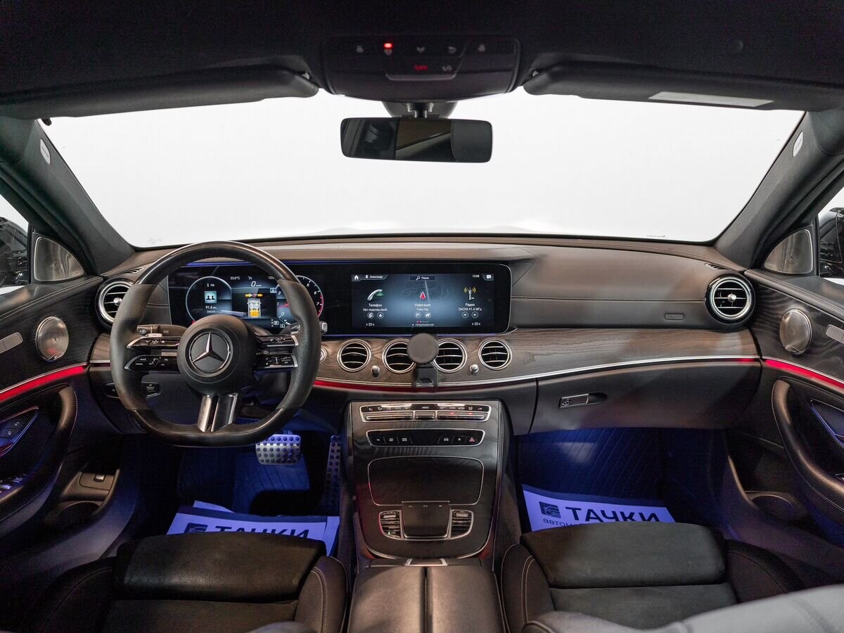 Mercedes-Benz E-Класс 2021 - фото автомобиля