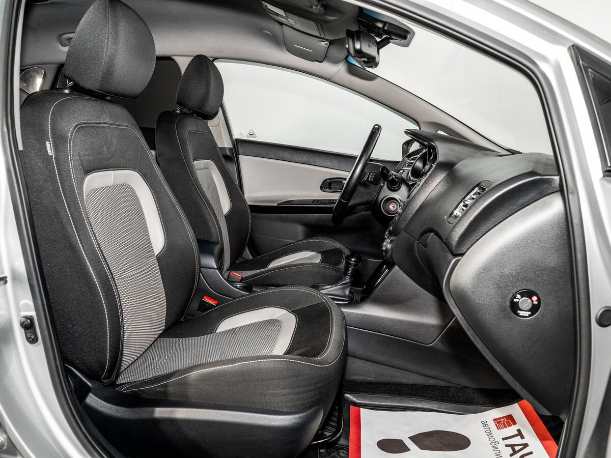 Kia Ceed 2015 - фото автомобиля