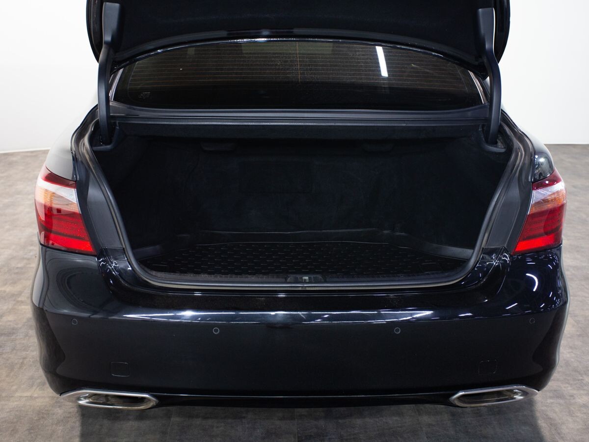 Lexus LS 2010 - фото автомобиля