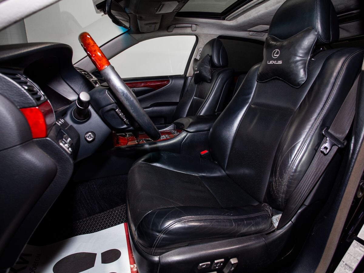 Lexus LS 2010 - фото автомобиля