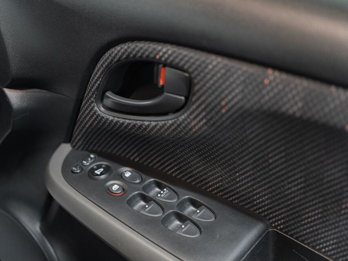 Honda Stream 2011 - фото автомобиля