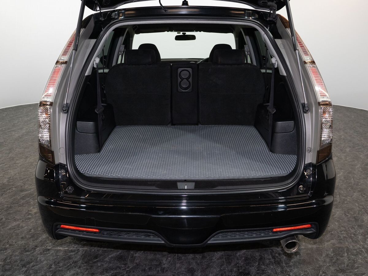 Honda Stream 2011 - фото автомобиля