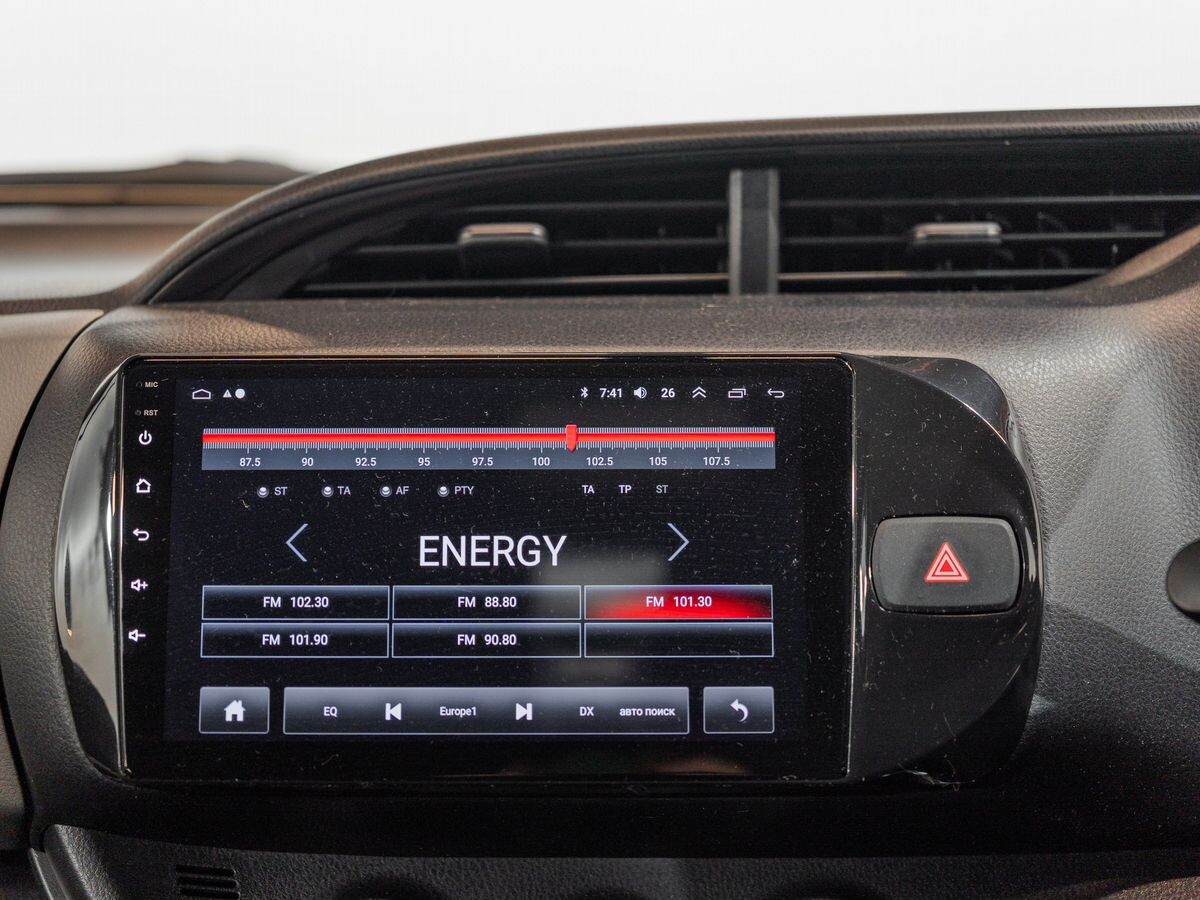 Toyota Vitz 2014 - фото автомобиля