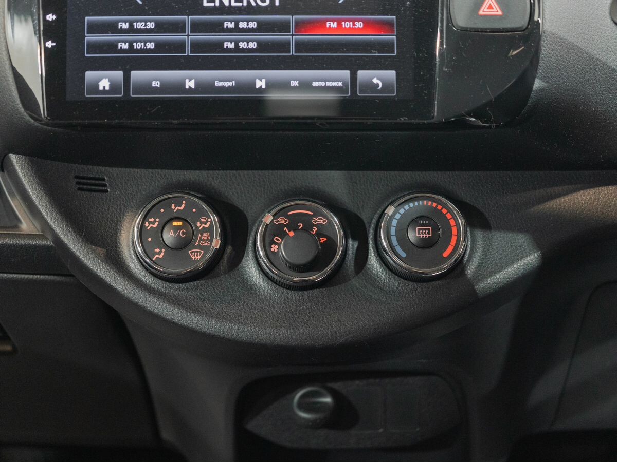 Toyota Vitz 2014 - фото автомобиля