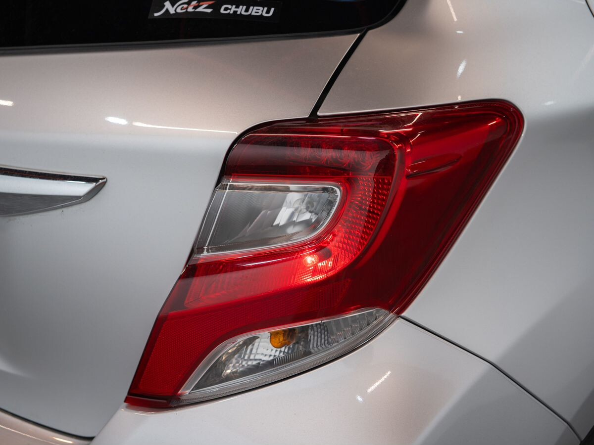 Toyota Vitz 2014 - фото автомобиля