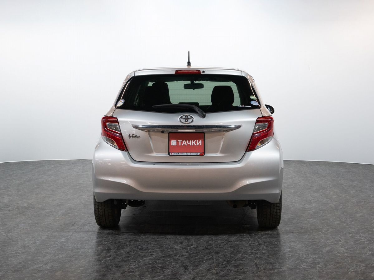 Toyota Vitz 2014 - фото автомобиля