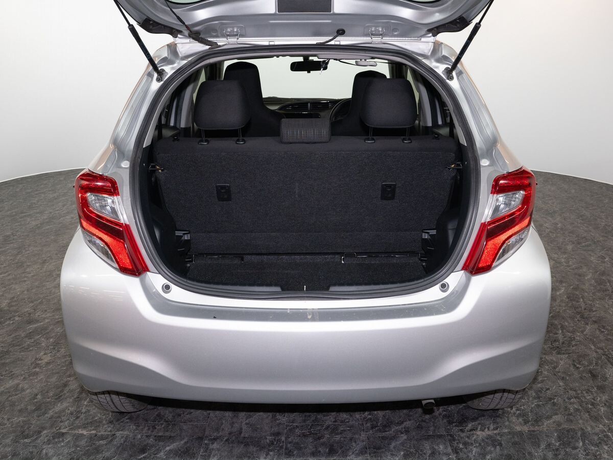 Toyota Vitz 2014 - фото автомобиля