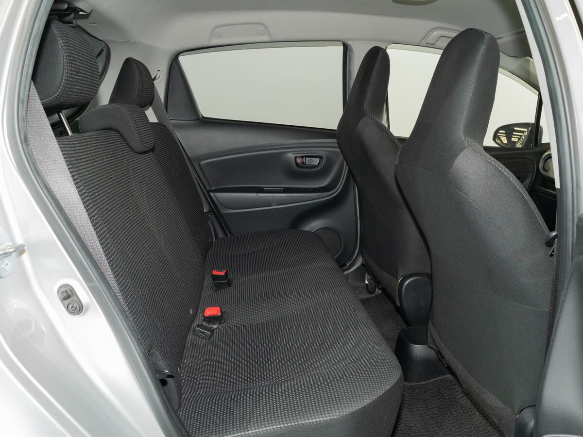 Toyota Vitz 2014 - фото автомобиля