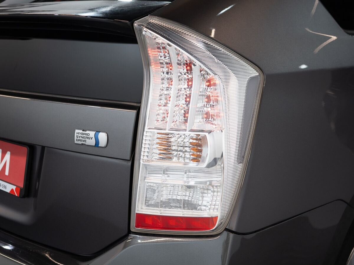 Toyota Prius 2010 - фото автомобиля