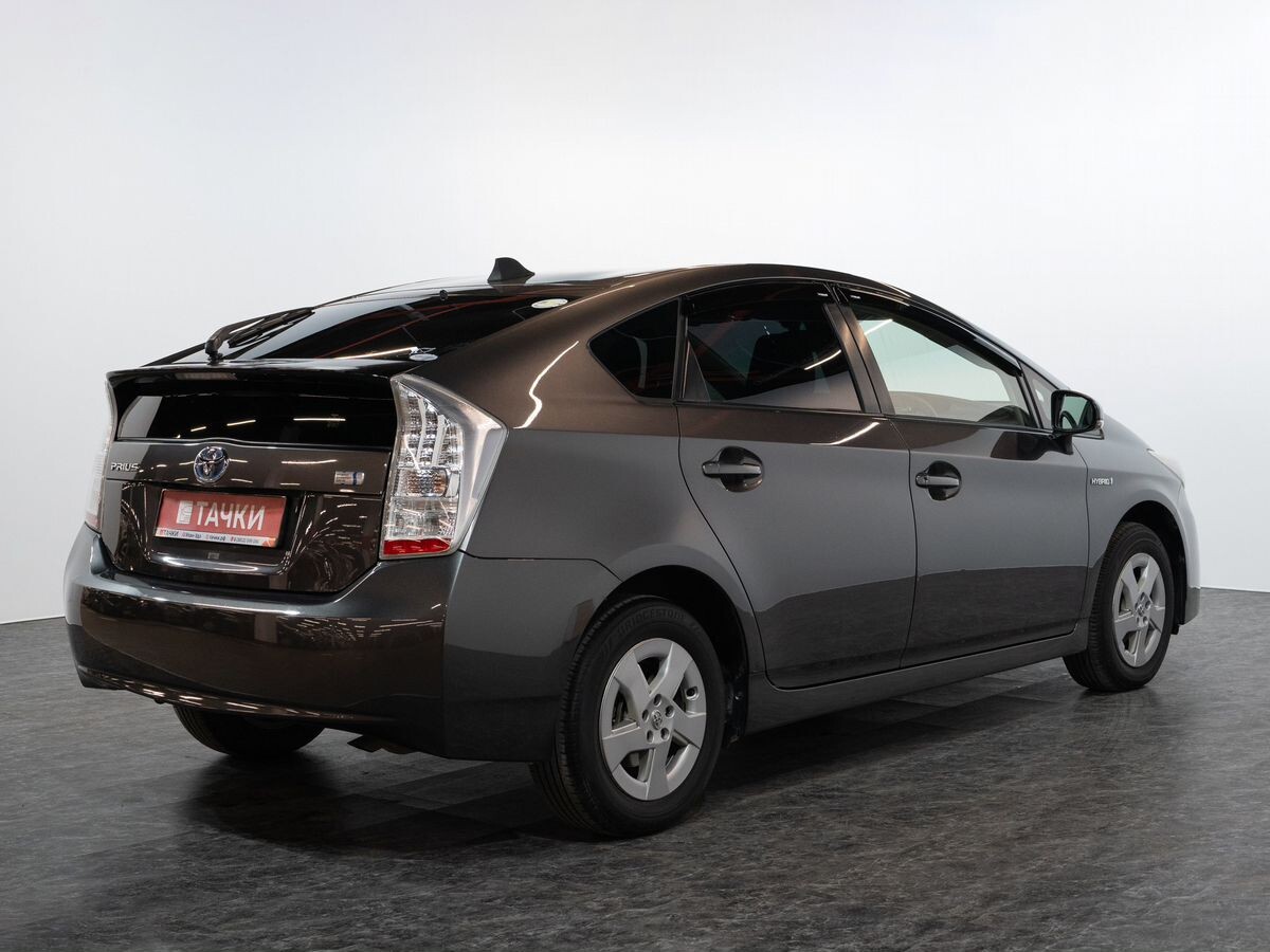 Toyota Prius 2010 - фото автомобиля