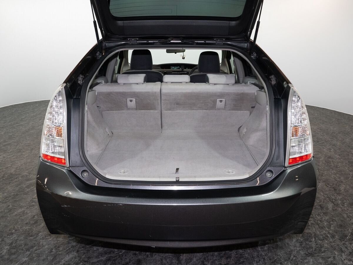 Toyota Prius 2010 - фото автомобиля