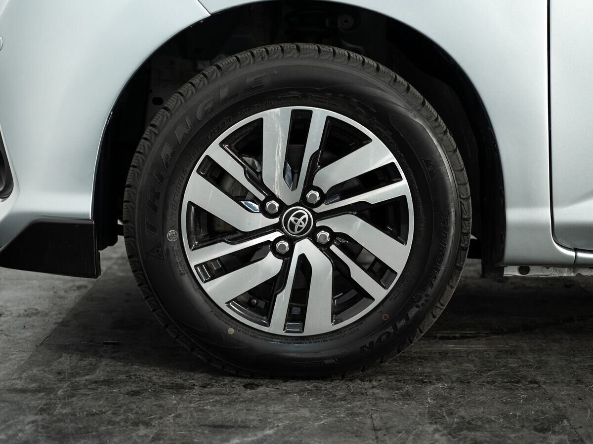 Toyota Tank 2019 - фото автомобиля