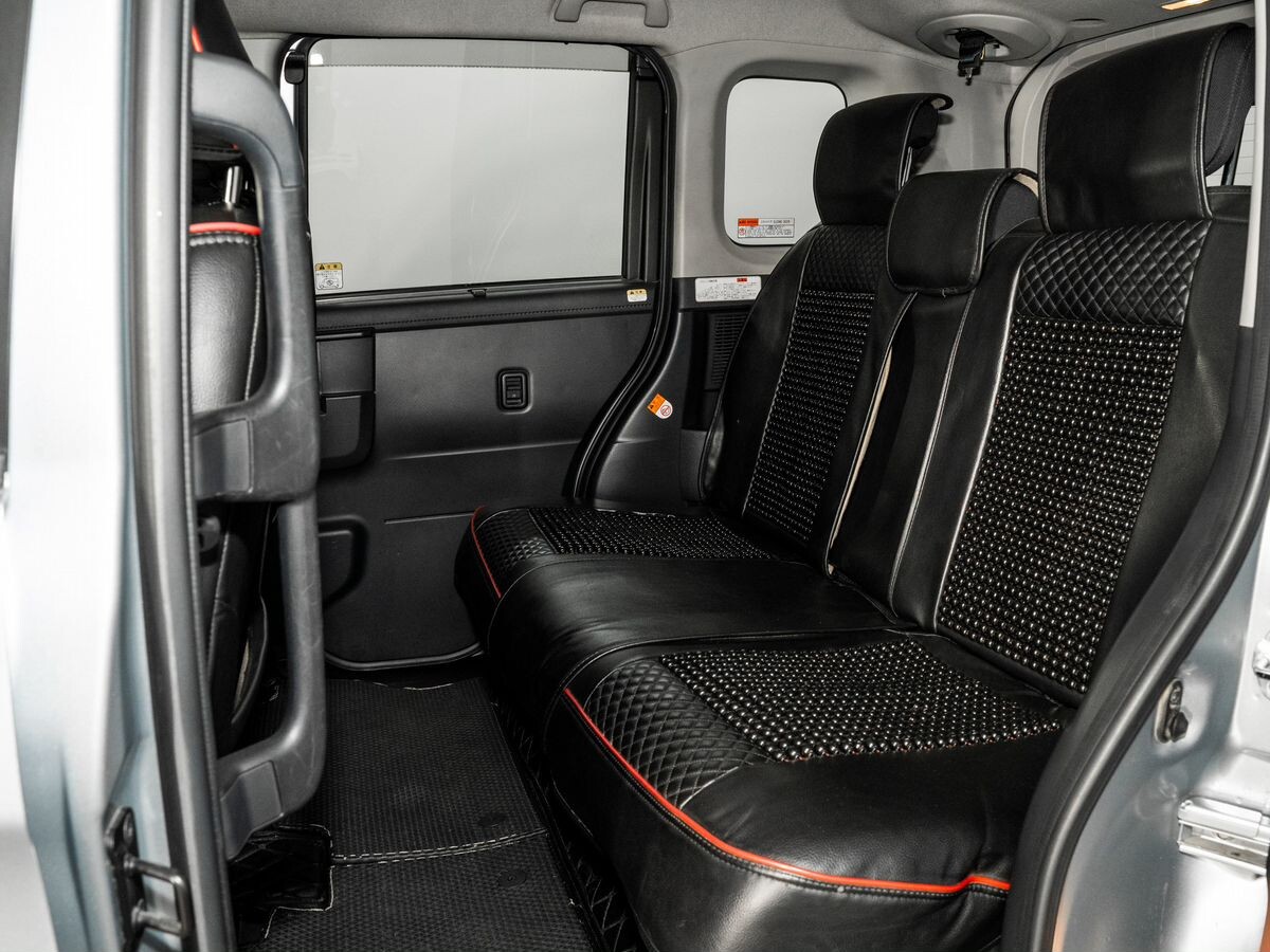 Toyota Tank 2019 - фото автомобиля