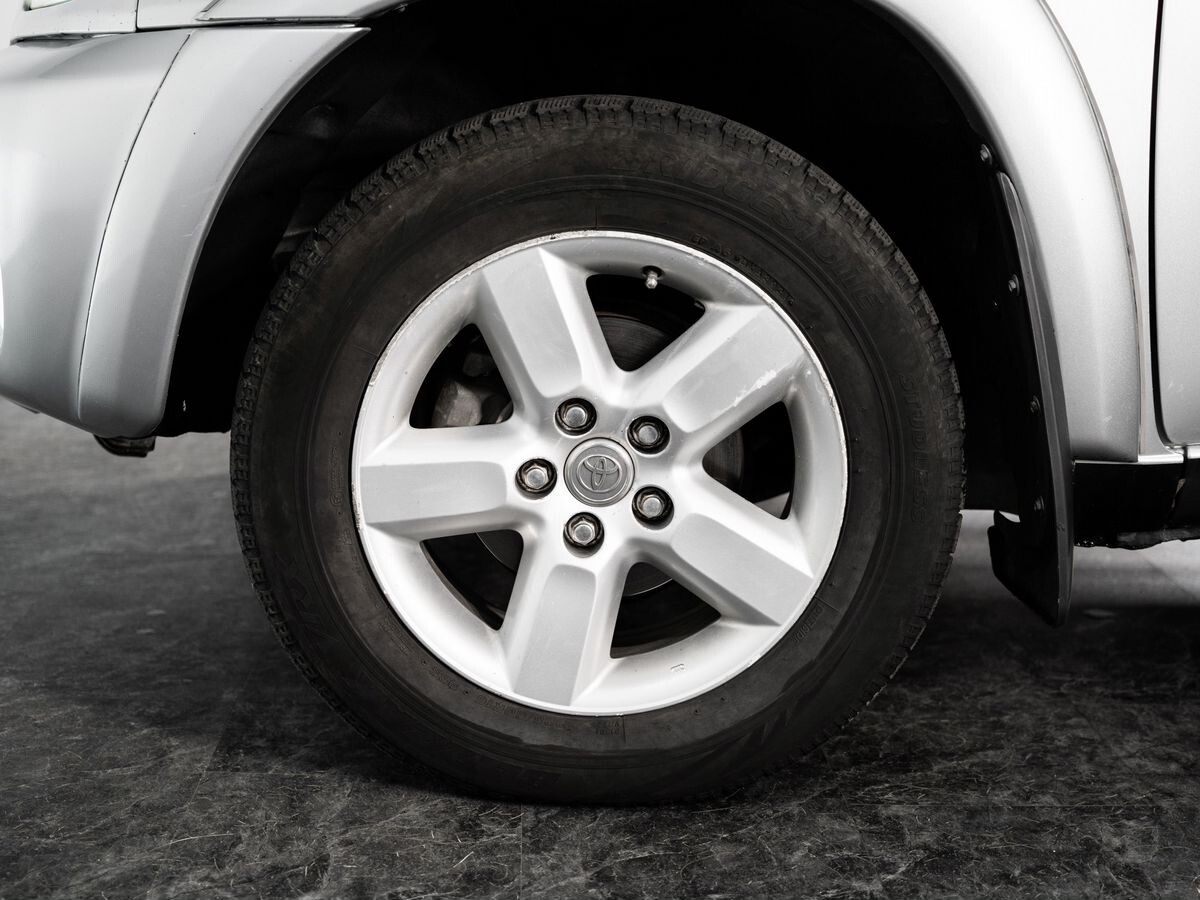 Toyota RAV4 2004 - фото автомобиля