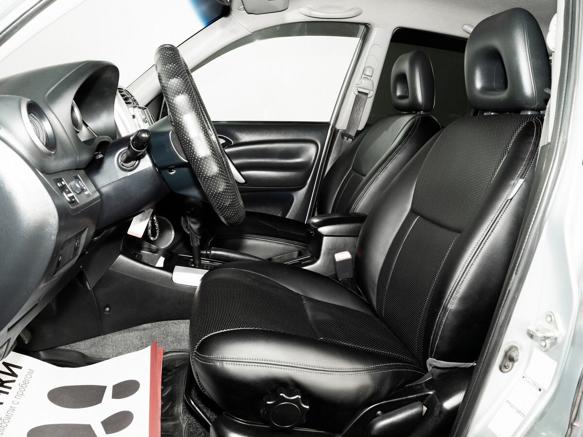 Toyota RAV4 2004 - фото автомобиля