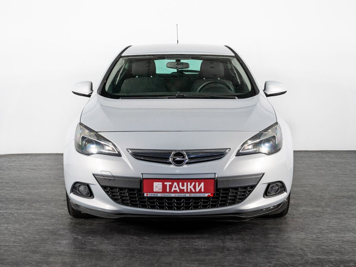 Opel Astra 2012 - фото автомобиля