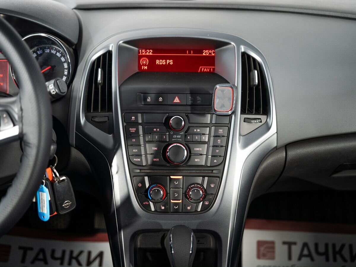 Opel Astra 2012 - фото автомобиля