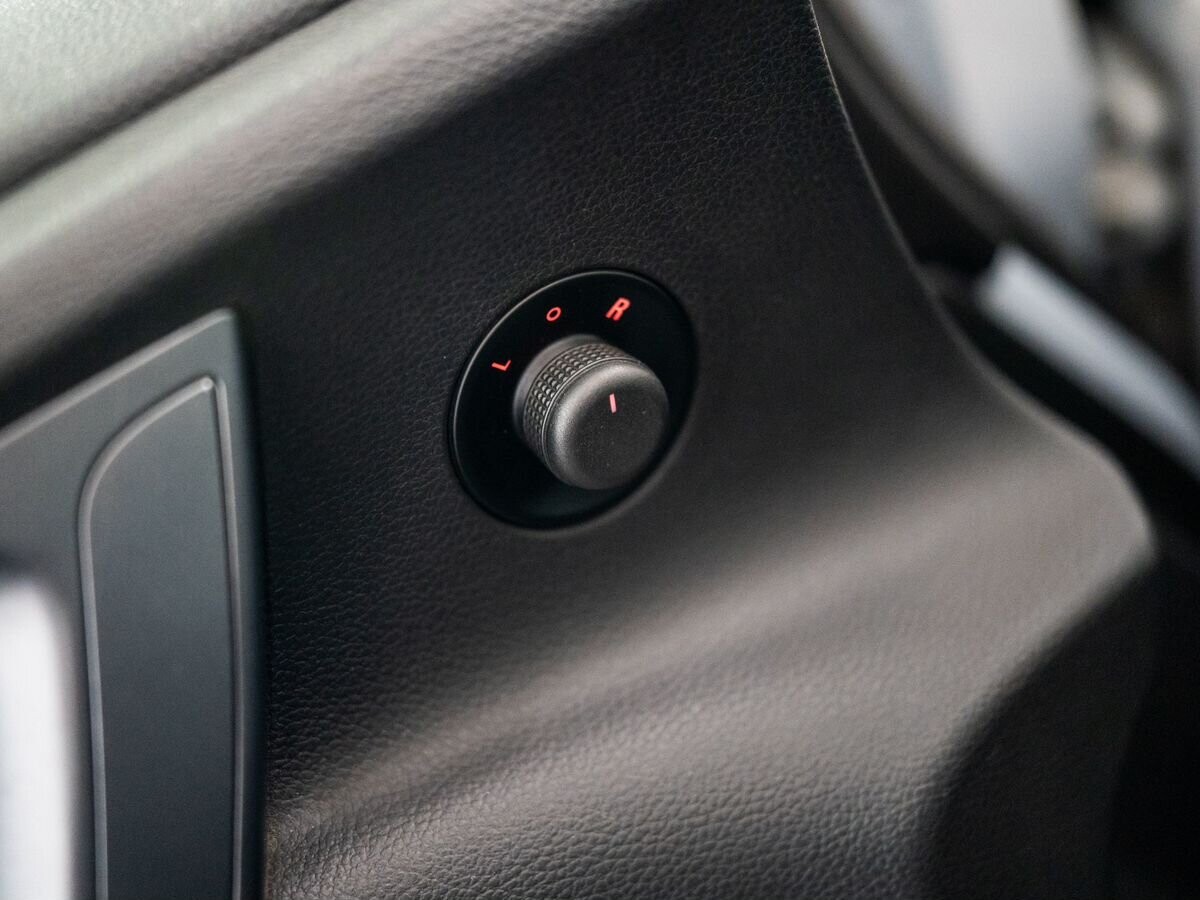 Opel Astra 2012 - фото автомобиля