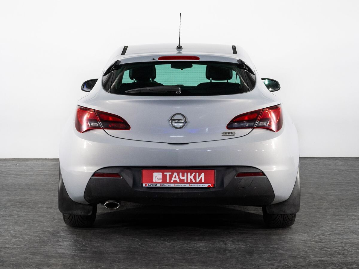 Opel Astra 2012 - фото автомобиля