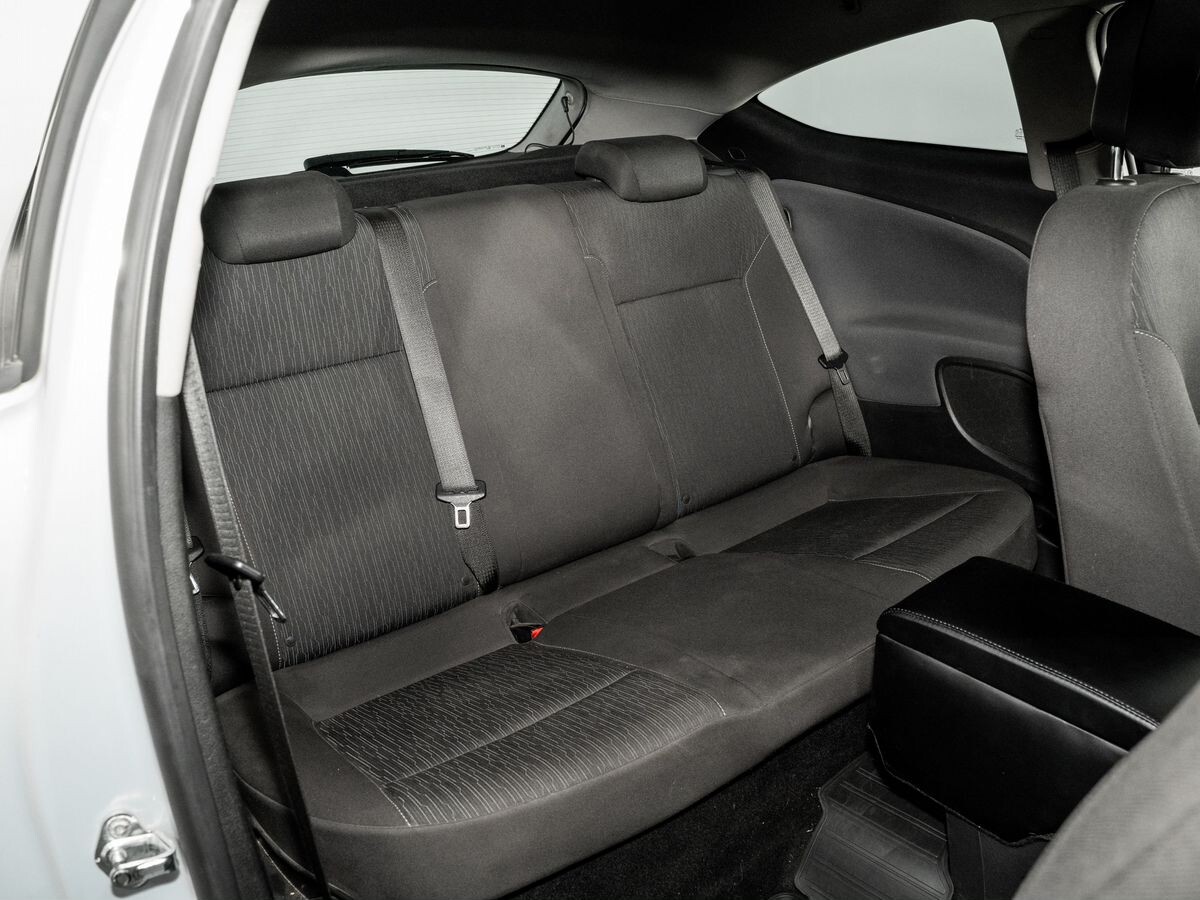 Opel Astra 2012 - фото автомобиля