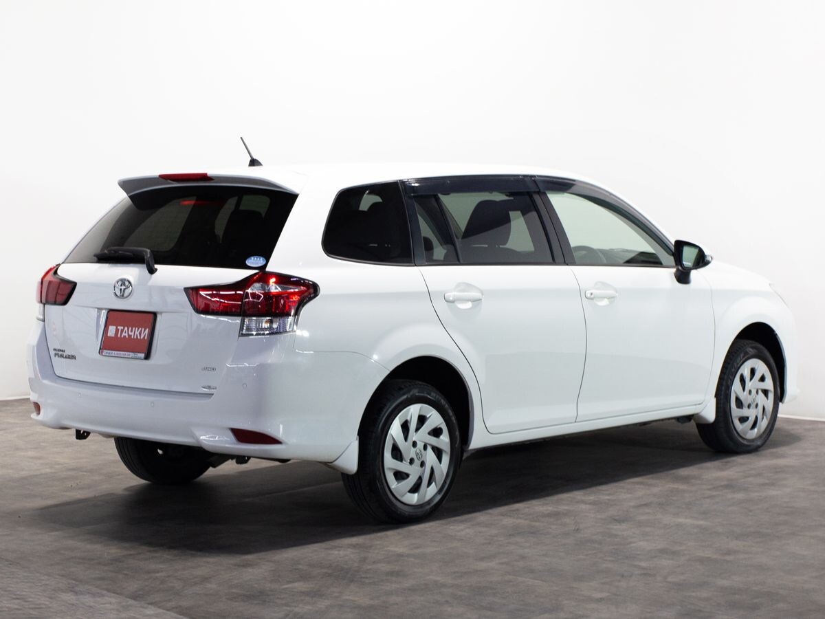 Toyota Corolla 2018 - фото автомобиля