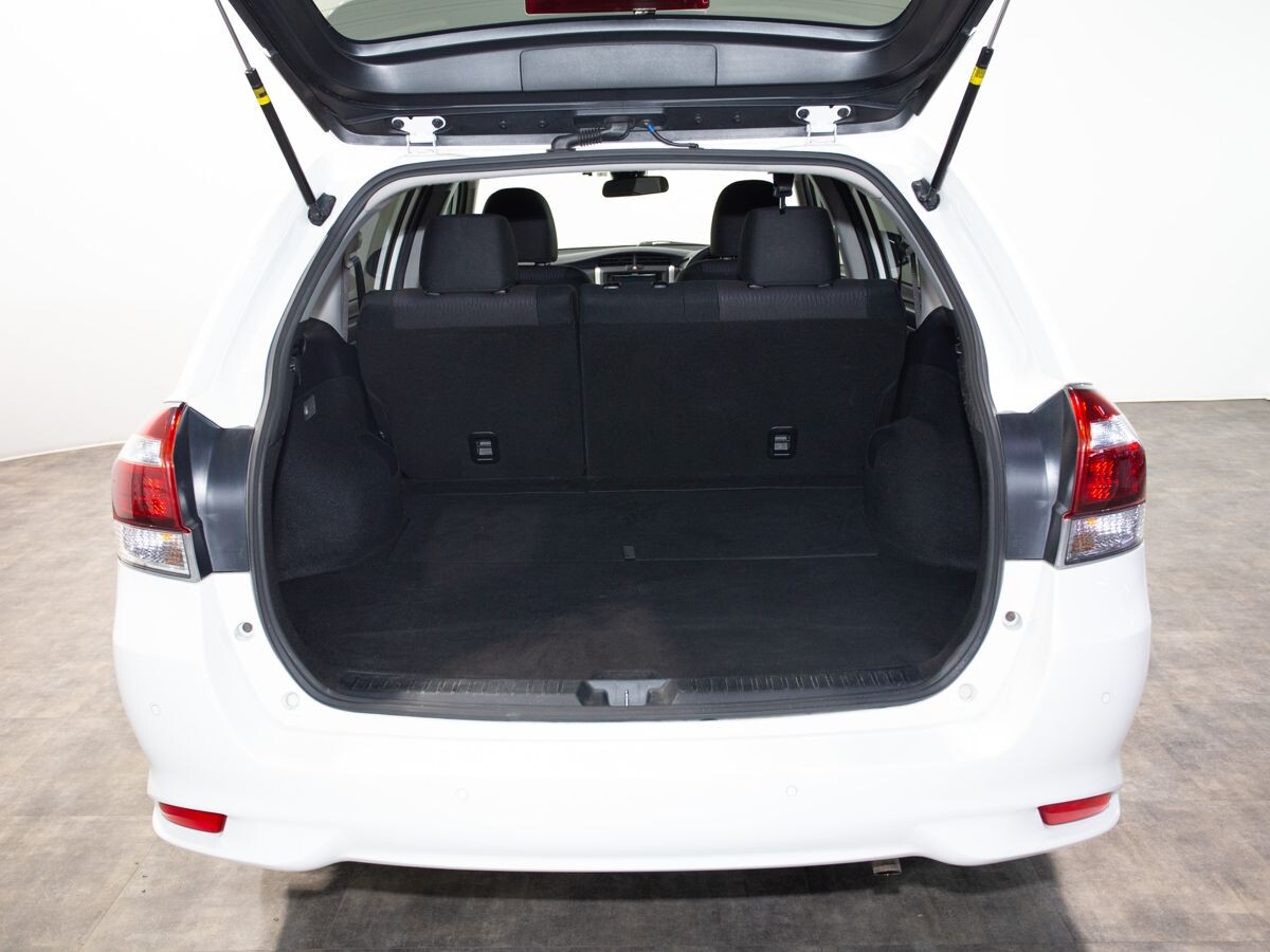 Toyota Corolla 2018 - фото автомобиля