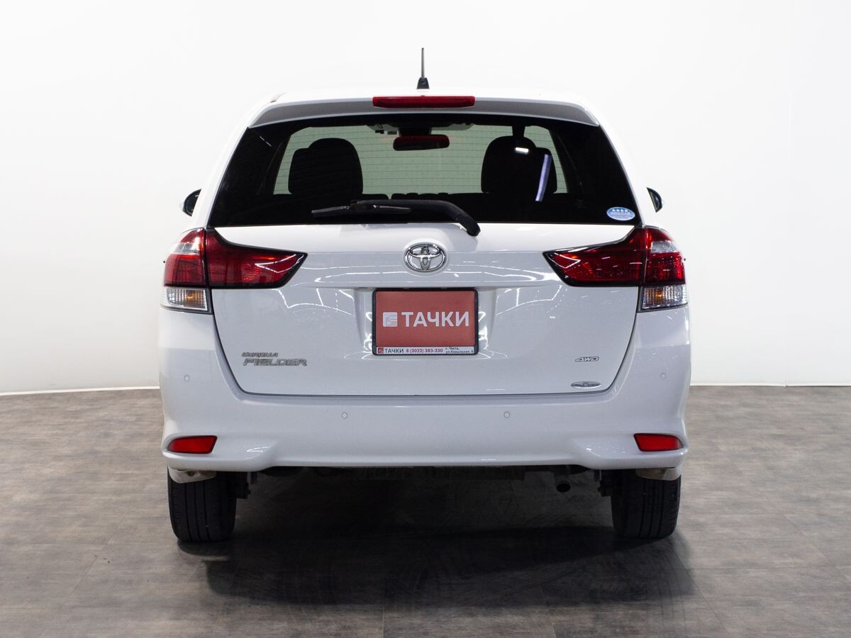 Toyota Corolla 2018 - фото автомобиля