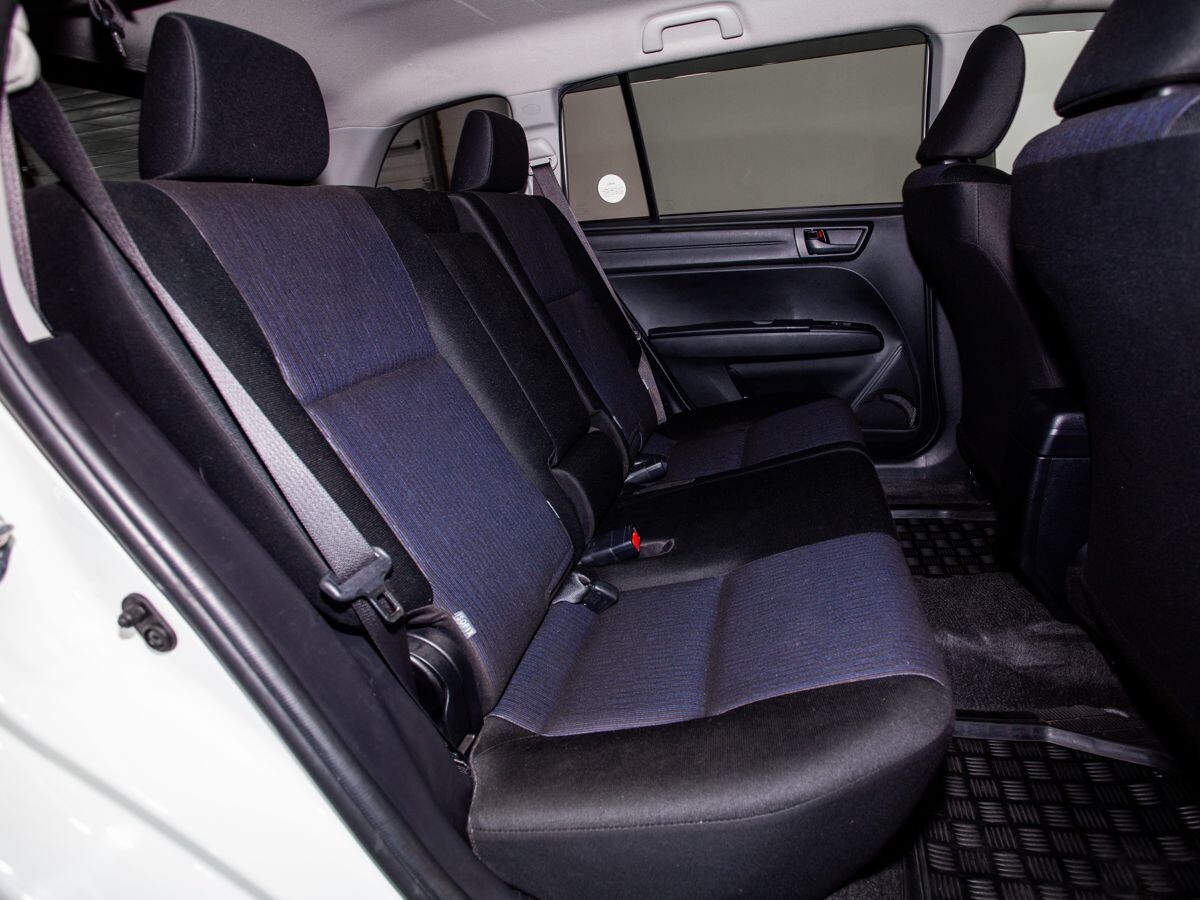 Toyota Corolla 2018 - фото автомобиля