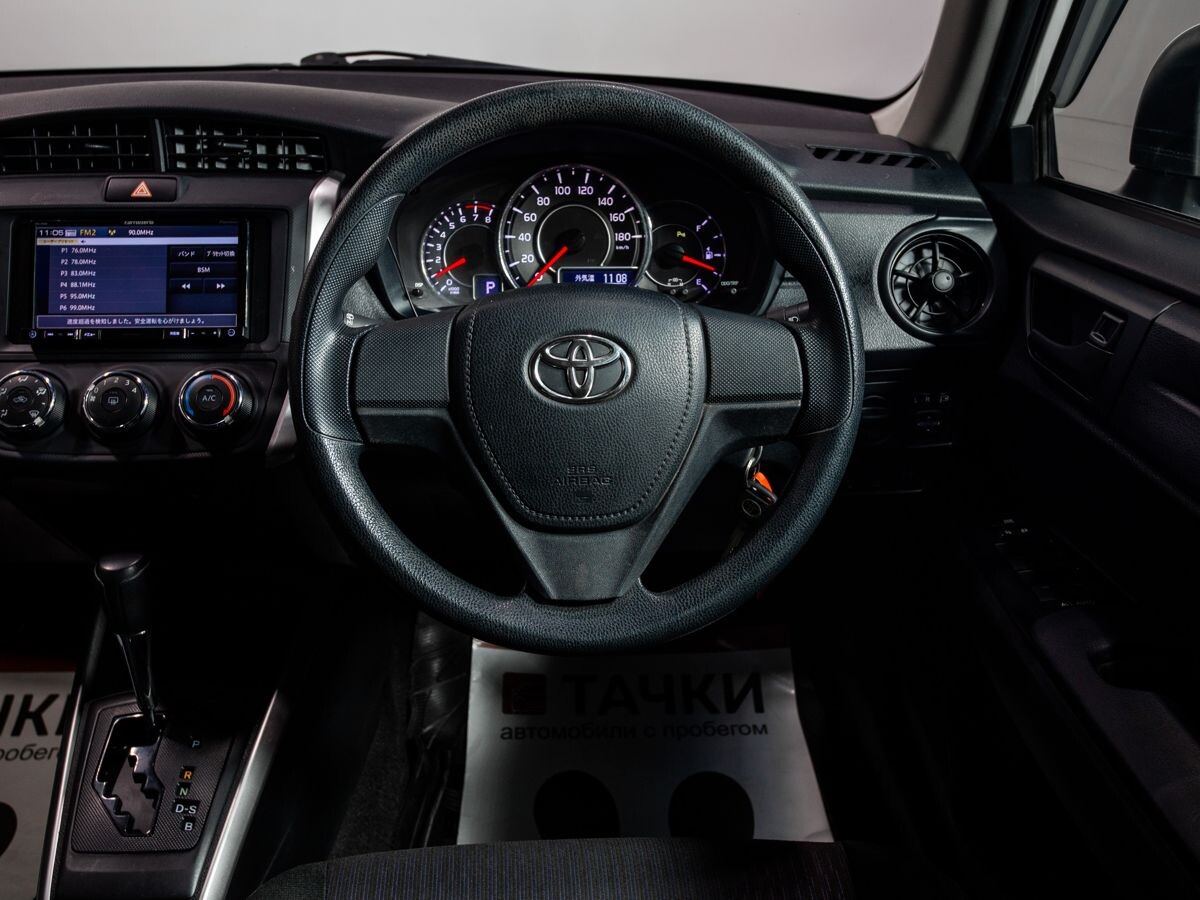 Toyota Corolla 2018 - фото автомобиля