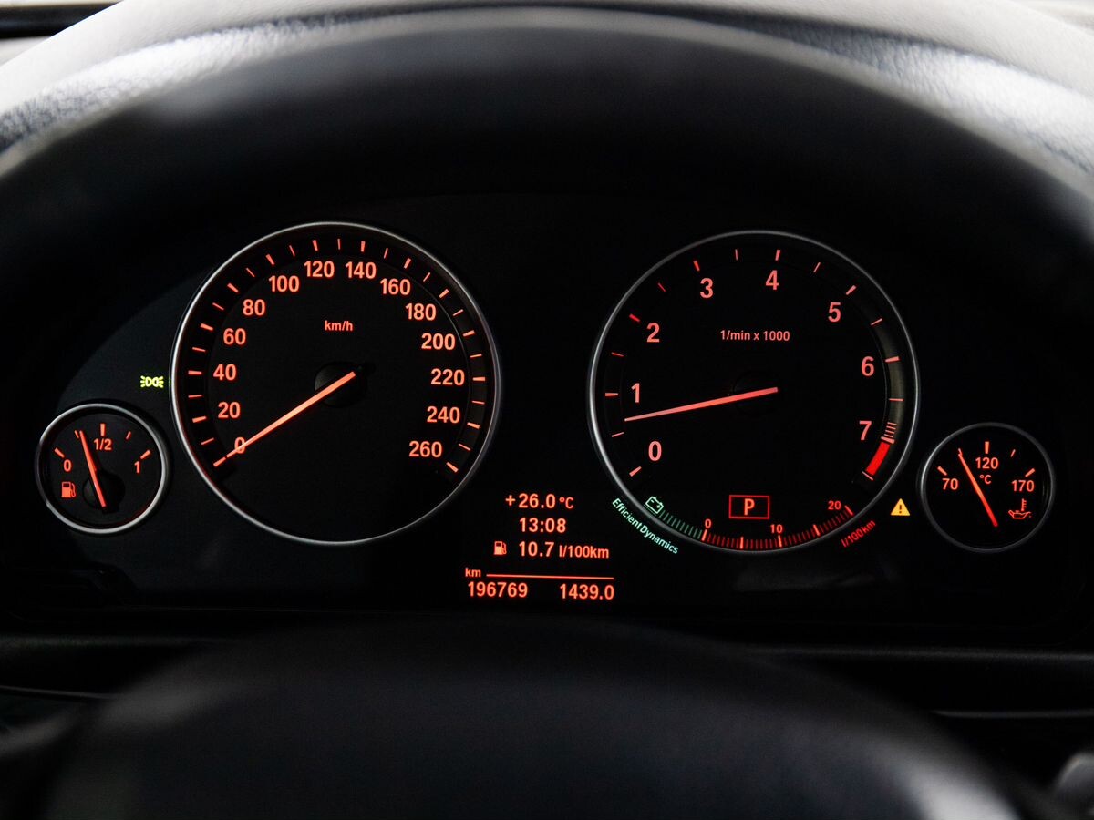 BMW 5 серии 2010 - фото автомобиля