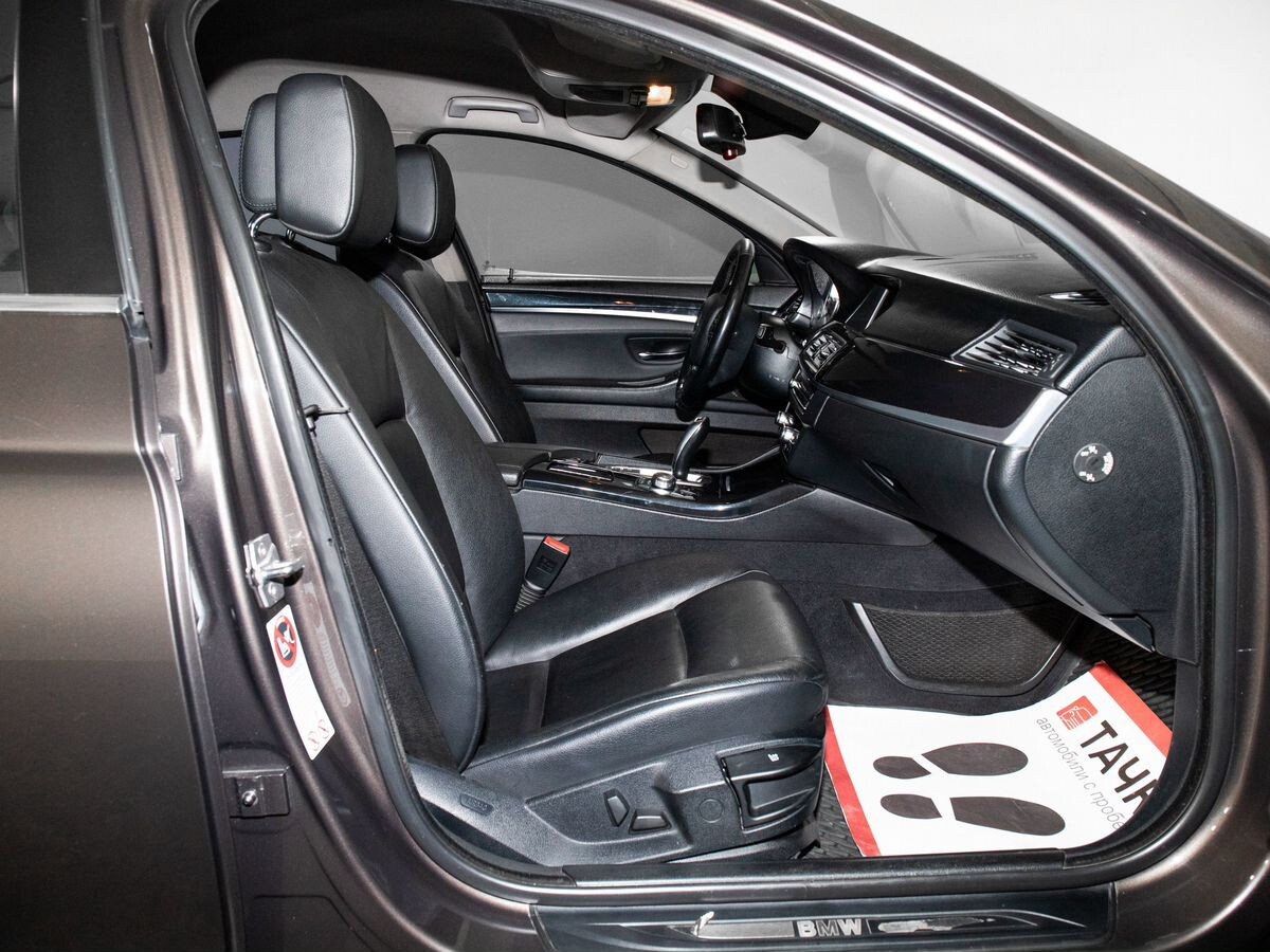 BMW 5 серии 2010 - фото автомобиля