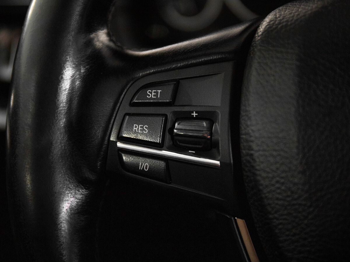 BMW 5 серии 2010 - фото автомобиля