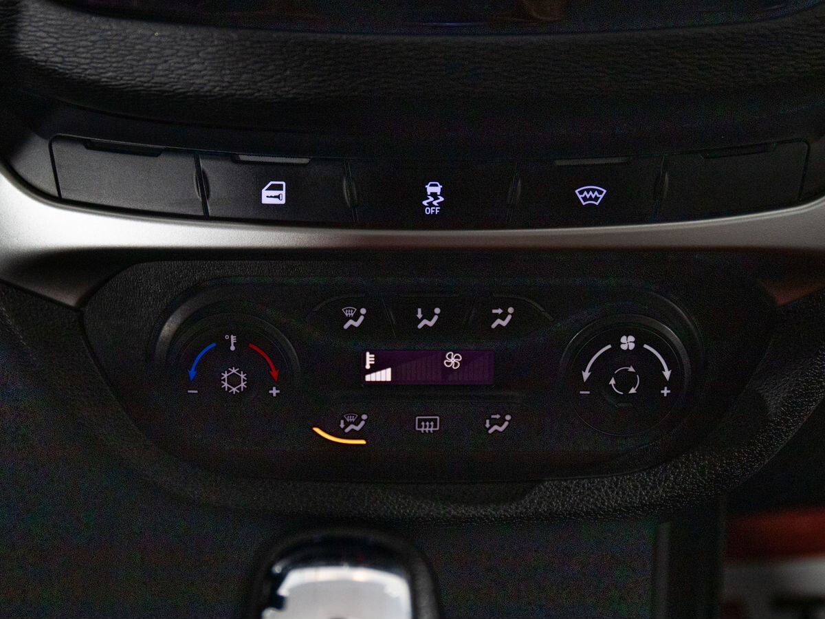 Lada (ВАЗ) Vesta 2020 - фото автомобиля