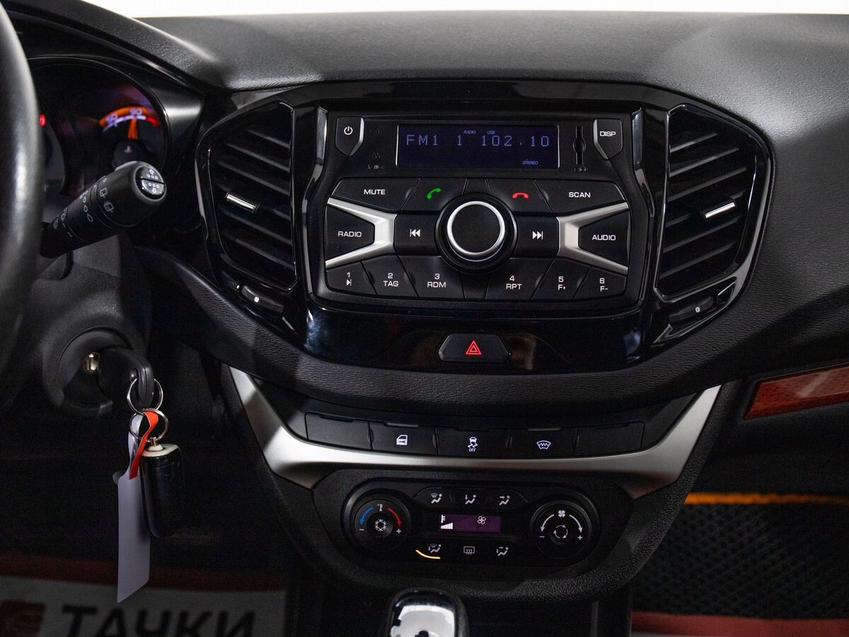 Lada (ВАЗ) Vesta 2020 - фото автомобиля