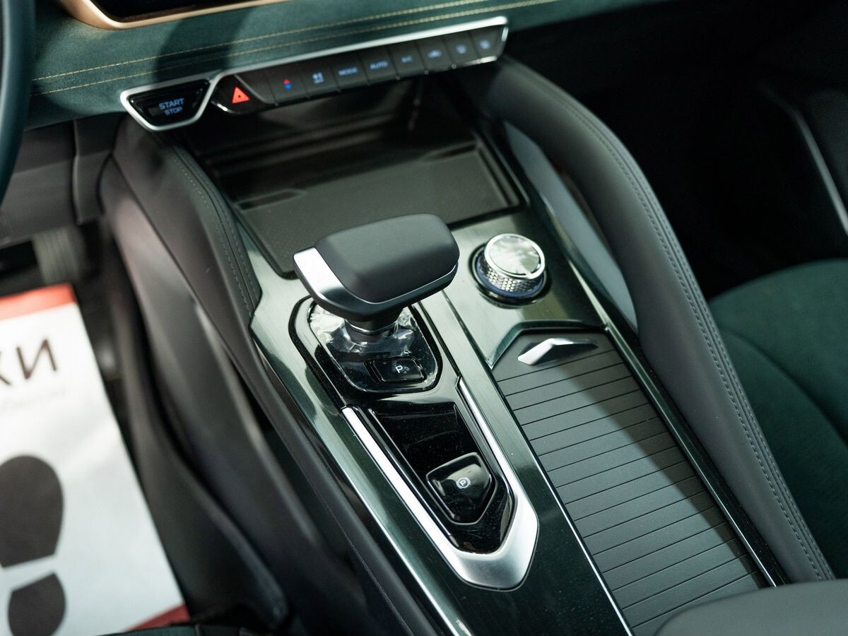 Geely Monjaro 2023 - фото автомобиля