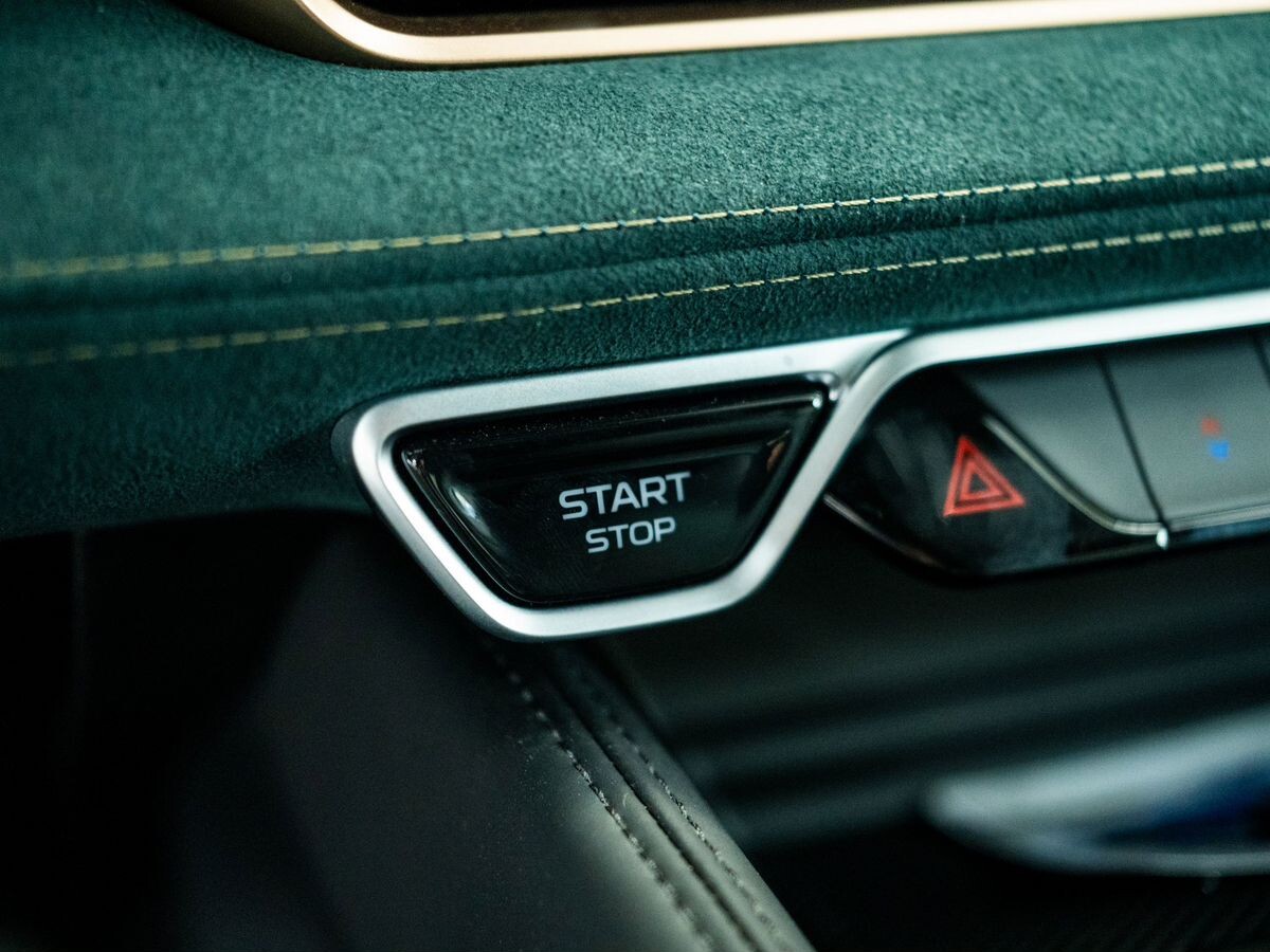 Geely Monjaro 2023 - фото автомобиля