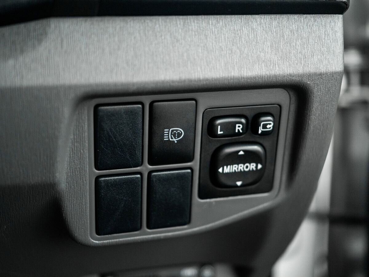 Toyota Prius 2010 - фото автомобиля