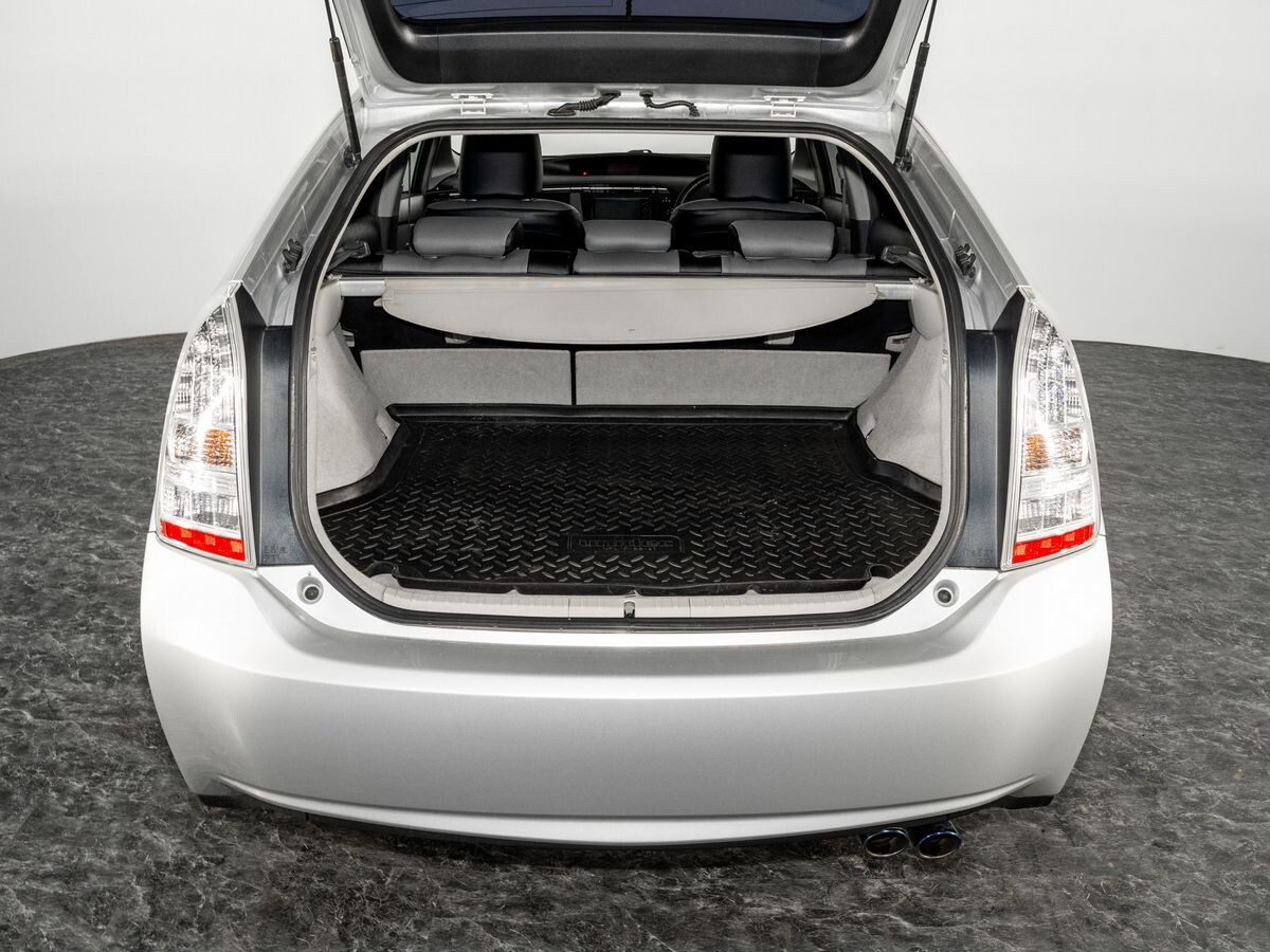 Toyota Prius 2010 - фото автомобиля