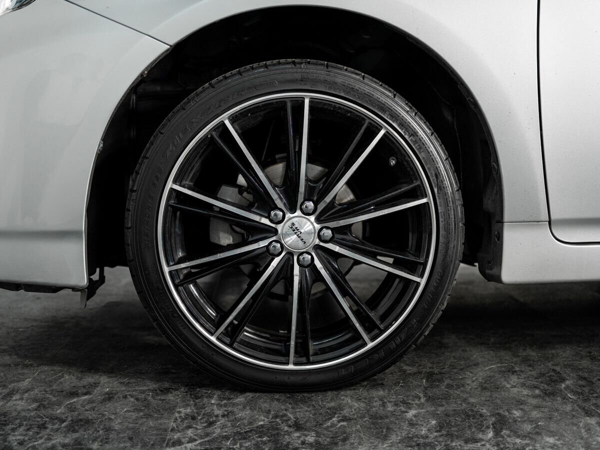 Toyota Prius 2010 - фото автомобиля