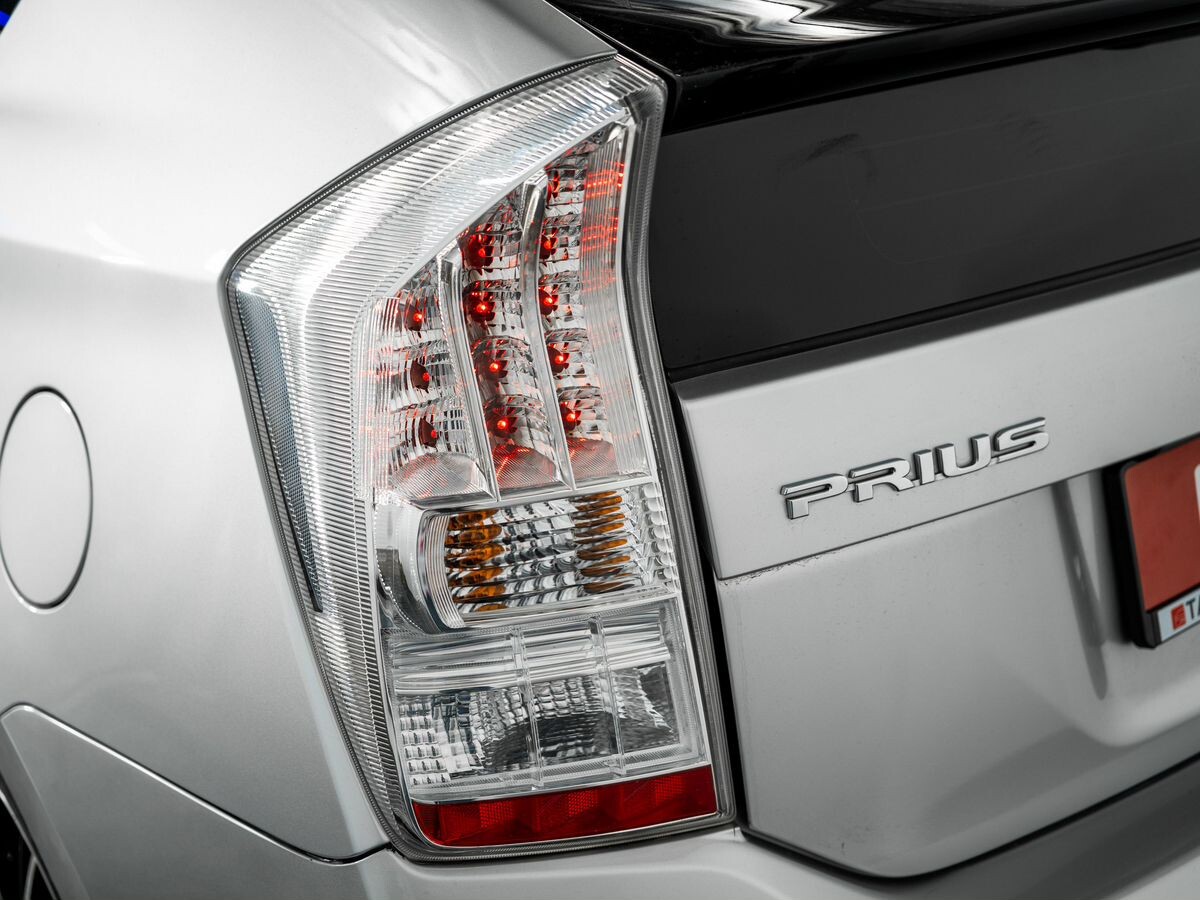 Toyota Prius 2010 - фото автомобиля